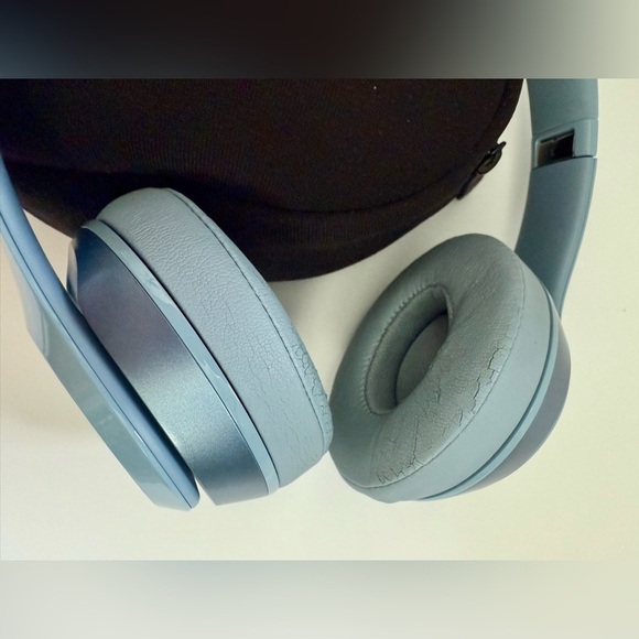 Beats by Dr. Dre Solo On-Ear Headphones‎ - Light Blue - Picture 10 of 16
